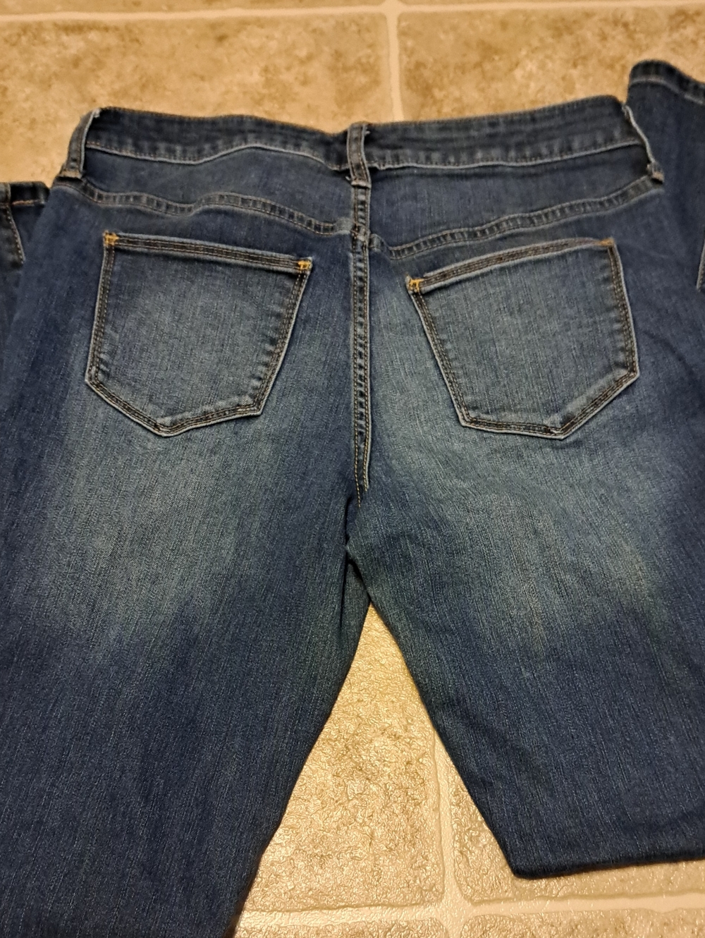 Universal Thread Women's Mid-Rise Dark Wash Skinny Jeans. Size 6/28R. - Picture 13 of 13